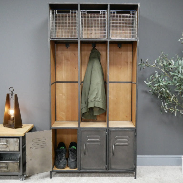 Elevate your entryway with our Industrial Hallway Unit, thoughtfully designed to maximise your space. The sturdy steel construction offers reliable coat display and convenient shoe storage, bringing both functionality and modern contemporary style to your hallway. This versatile piece keeps your entrance organised while complementing your home's aesthetic.
