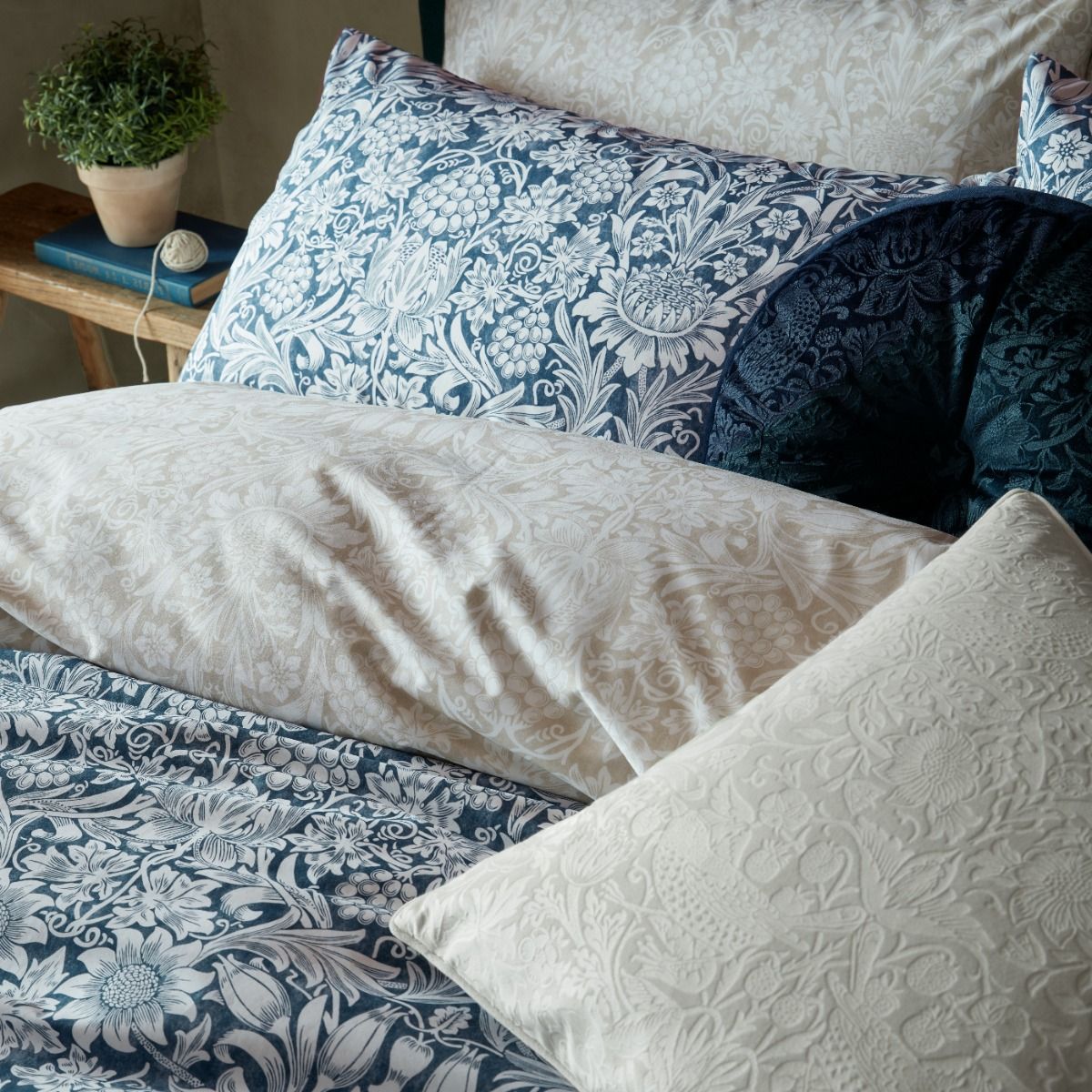 William Morris - Sunflower Ink Bedding