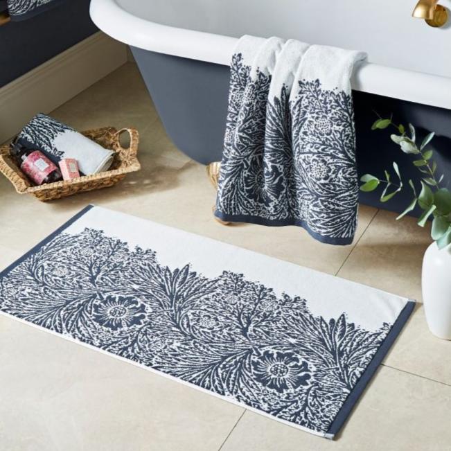 Blue and White William Morris Marigold Bath Linen Set