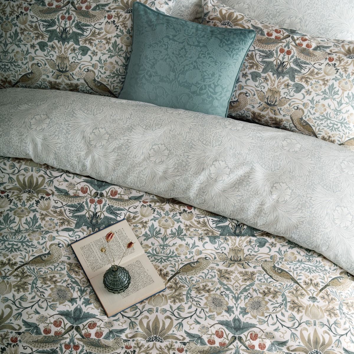 Strawberry Bird Bed Linen